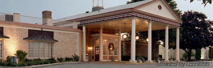 Hotel Carlisle & Embers Convention Center 外观 照片